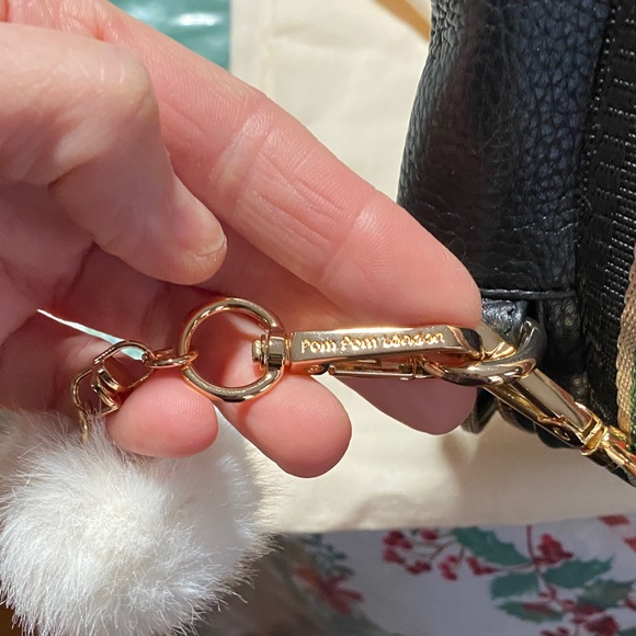 Pom Pom London Elegant Black Crossbody Bag - Picture 6 of 13